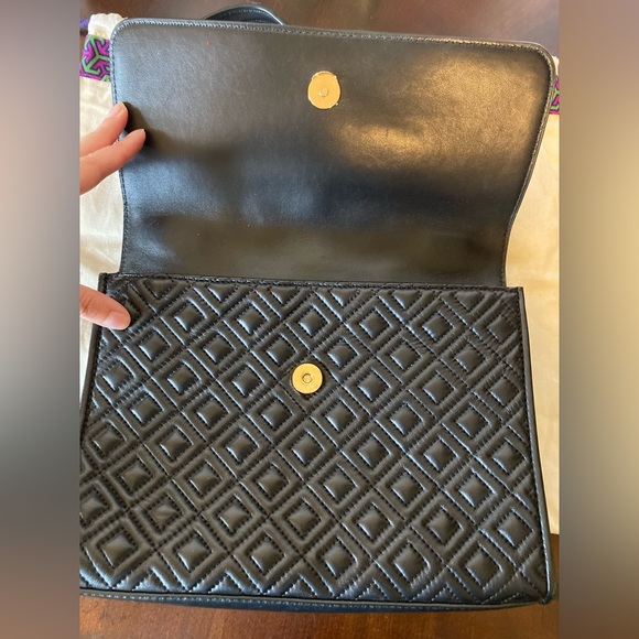 Tory Burch leather flap bag with magnetic closure - Picture 3 of 5